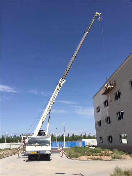 尤溪县“轻装强干”—— 吊车的 “轻量化臂架” 技术